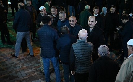 Başkan Altay ve Başkan Kavuş Konyalıların İlk Teravih Namazı Heyecanına Ortak Oldu