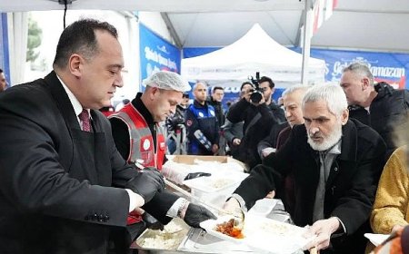 Başkan Besim Dutlulu Binlerce Manisalıyla İftar Sofrasında Buluştu