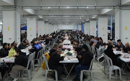 Başkan Çerçioğlu Aydın'ın dört bir yanında vatandaşları iftar sofraları ile buluşturuyor