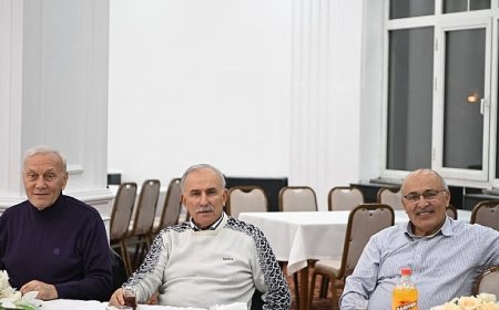 Eski Başkanlar İftar Sofrasında Bir Araya Geldi