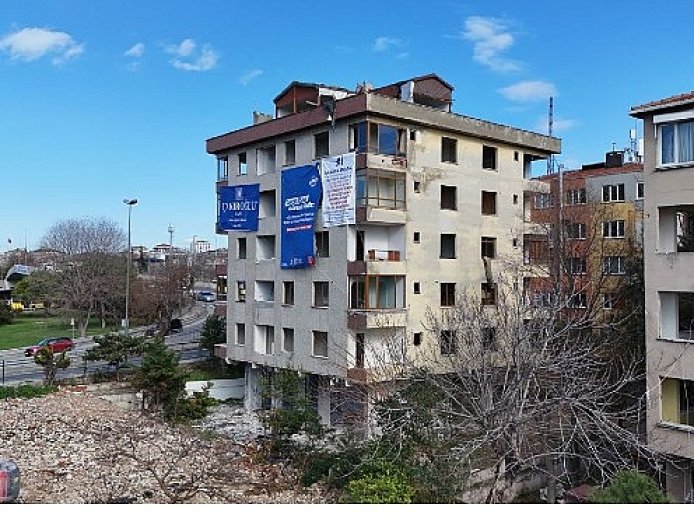 E Sınıfı Yüksek Riskli Binanın Yıkımı Gerçekleşti