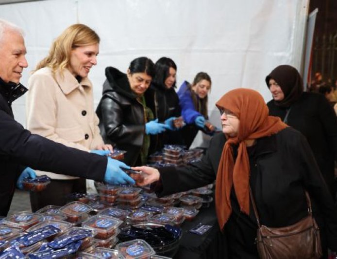 Ulu Cami'de Ramazan'a tatlı başlangıç
