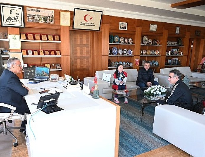 Kemer Belediyesi karate sporcusundan büyük başarı