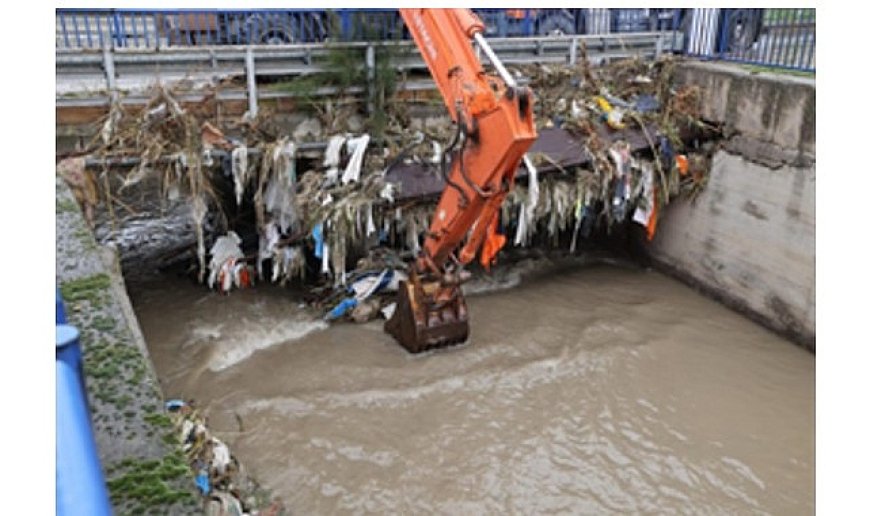 İzmir’de kuvvetli yağış alarmı: 1310 personel, 342 araç ve 200 pompa ile sahada