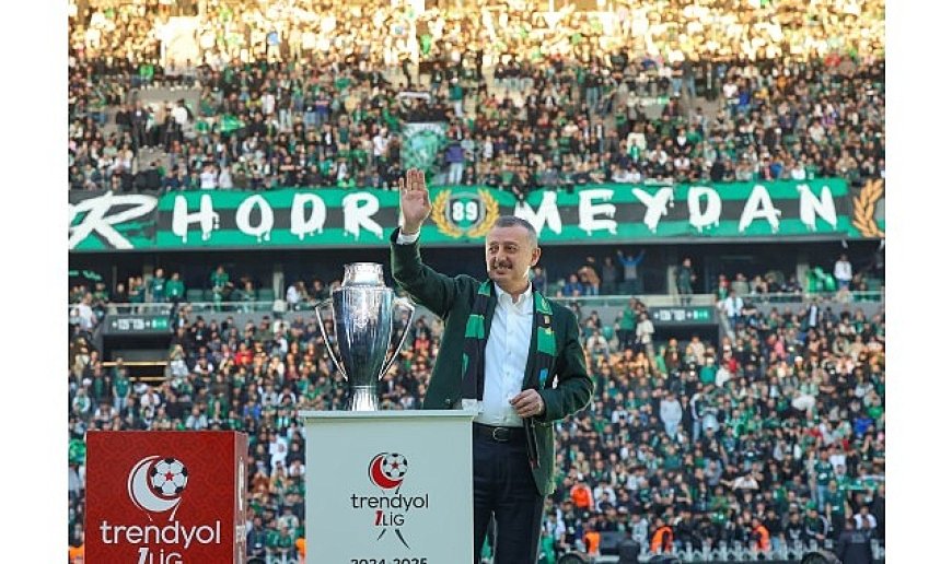 Başkan Büyükakın'dan 3 puana 3'lü kutlama!