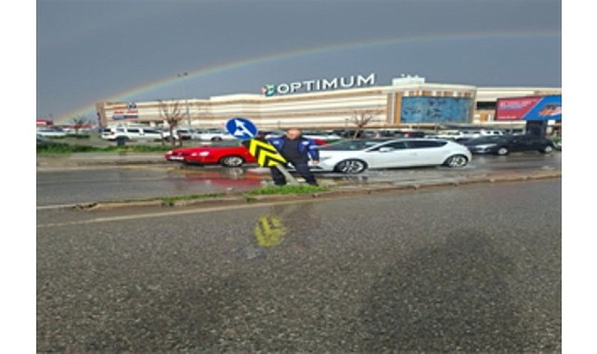 Büyükşehir ekipleri sağanak yağış nedeniyle seferber oldu