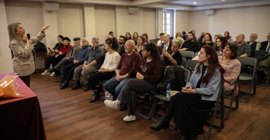 Bursa'da sanat ve düşüncenin ışığında sevgi konuşuldu