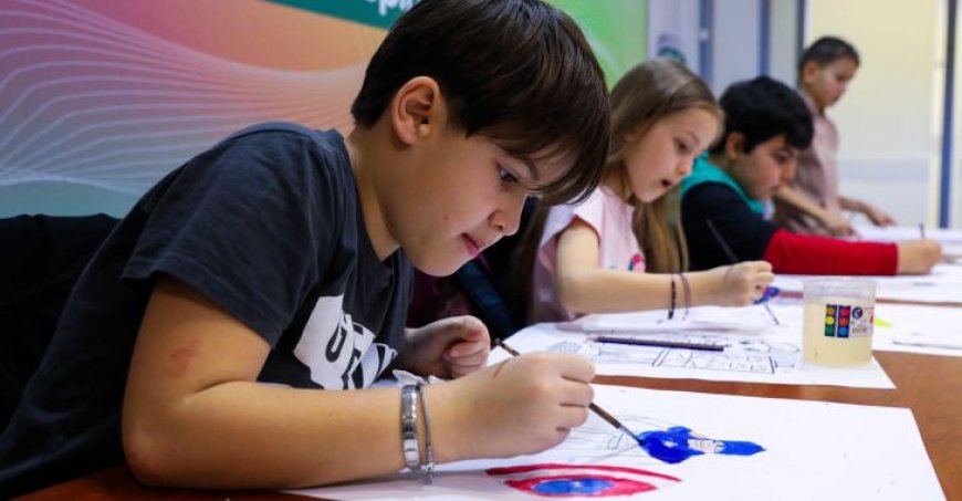 Çocuklar bir günlüğüne ressam oldu