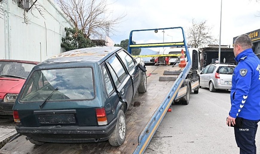 Manisa Büyükşehir Sahipsiz ve Hurda Araçları Kaldırıyor