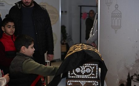 Kartepe’de Mukaddes Emanetlere Yoğun İlgi