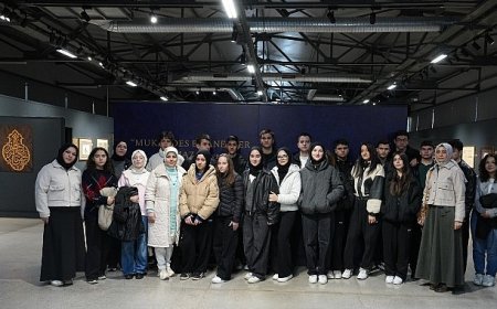 Gençler, “Mukaddes Emanetlere” sahip çıkıyor