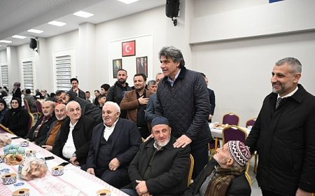 Başkan Kocaman Kartepe’de İftar Sofralarını Ziyaret Etti