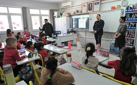 Ömer Eşki Hayat Bilgisi dersinde yerel yönetimleri anlattı