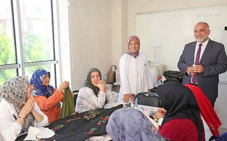 Antalya’da 100. Yıl Bulvarı’nda asfalt çalışmaları sürüyor