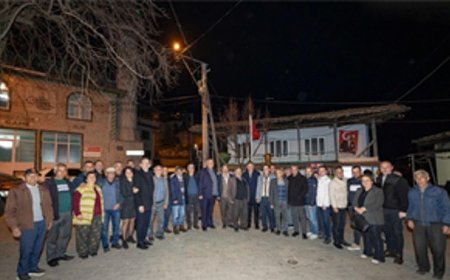 Başkan Tugay iftardan sahura halkın arasında