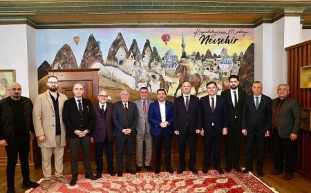 Kırgızistan Ankara Büyükelçisi Kazakbayev, Belediye Başkanı Arı’yı Ziyaret Etti