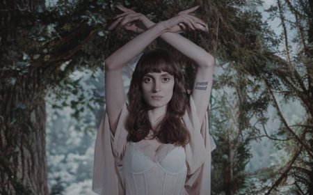 Leliel’den içsel bir yüzleşme: 'Söz Gelimi' (Synthetic Stars) yayında!