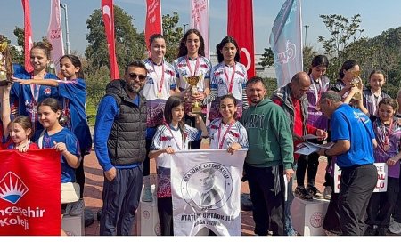 Atatürk Ortaokulu Öğrencileri Oryantiringde İzmir’e Damga Vurdu