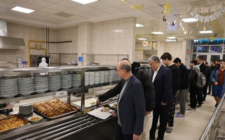 Başkan Pekyatırmacı Öğrencilerle Sahur Yaptı