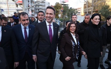 Başkan Çerçioğlu, Bakan Bayraktar ile Birlikte Atatürk Kent Meydanı’nda Düzenlenen İftarda Vatandaşlarla Bir Araya Geldi