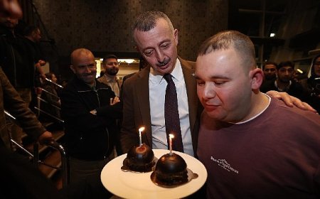 Büyükakın'dan Arif'e doğum günü sürprizi