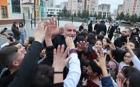 Başkan Sandıkçı'ya Sevgi Seli: Öğrencilerin İftar Sevincine Ortak Oldu 