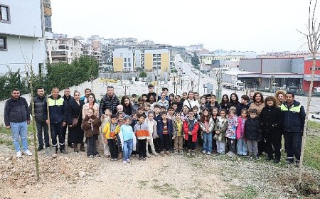 Nilüfer’de minikler doğa için fidan dikti