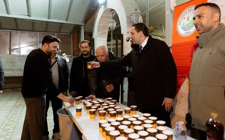 Balçova’da Kadir Gecesi’nde Dayanışma Sofrası Kuruldu