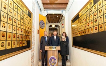 Başkan Tugay: Şehit yakınları ve gaziler bizim için kutsal emanettir