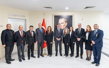 Şehit aileleri derneklerinden Başkan Tugay’a ziyaret