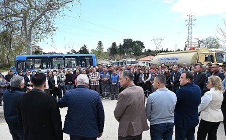 Başkan Topaloğlu personelle bayramlaştı