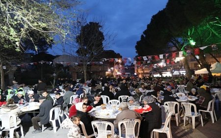 Seferihisar’ın kalbinde bin kişilik “İftar Sofrası” kuruldu