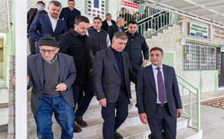 Başkan Tugay bayram namazında Bucalılarla buluştu