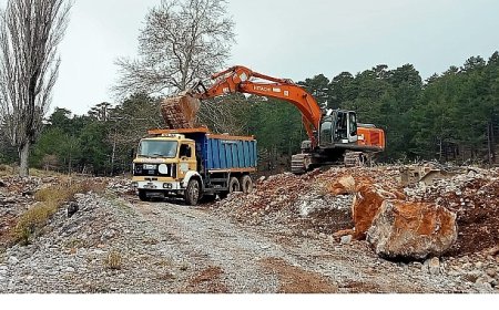 Alanya'da yol bakım çalışmaları sürüyor