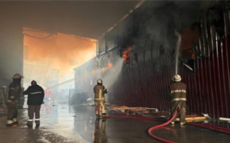 Buca’daki yangında Büyükşehir itfaiyesinin zamanla yarışı