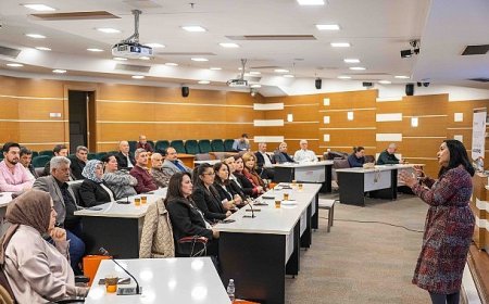 Bornova Muhtarlar Akademisi tamamlandı