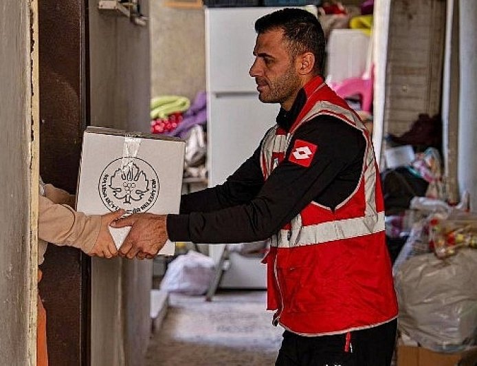 Manisa Büyükşehir’den Ramazan Dayanışması 22 Bin Aileye Gıda Desteği