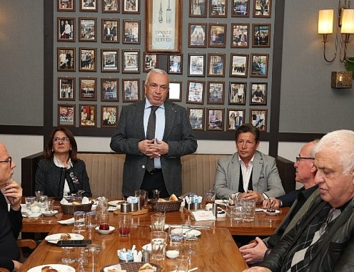 Başkan Şadi Özdemir amatör spor kulüp temsilcileri ile buluştu