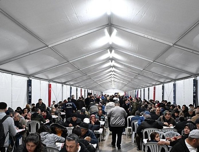 Başkan Çerçioğlu ADÜ Öğrencileri ile İftarda Bir Araya Geldi