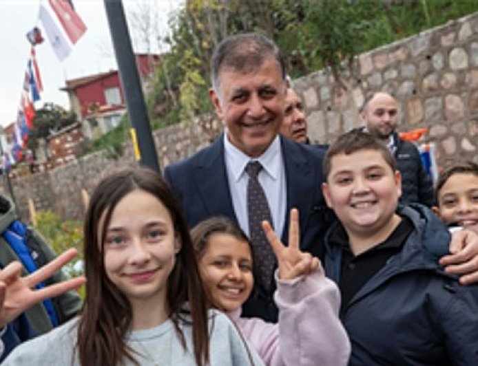 İzmir’de kadın ve çocuk odaklı sosyal politikalar güçleniyor