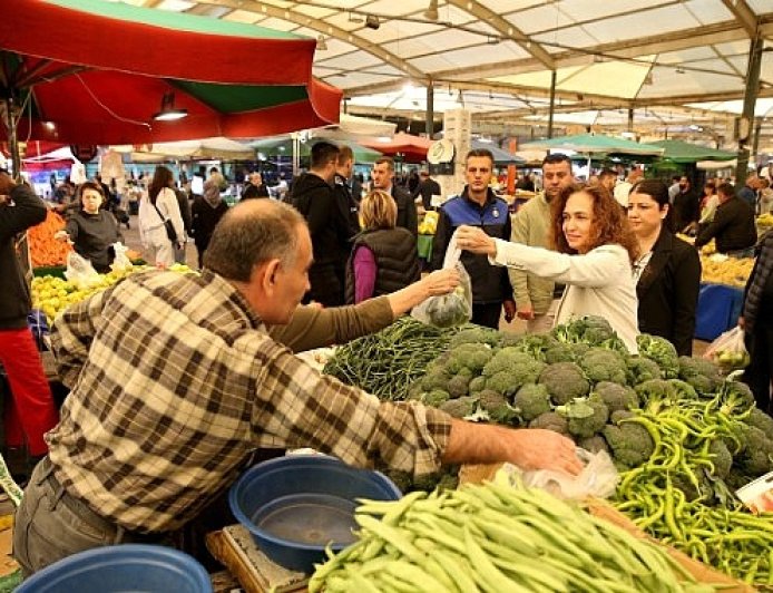 Karşıyaka’dan çocukları şiddet sarmalından koruyacak tarihi karar:  Pazar yerlerinde kesici alet satışına son!