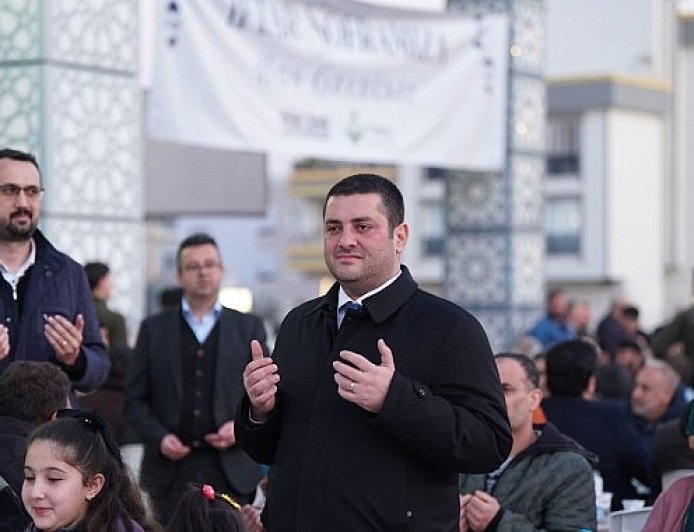 Torbalı Belediyesi’nden Atatürk Mahallesi’nde Ramazan Sofrası