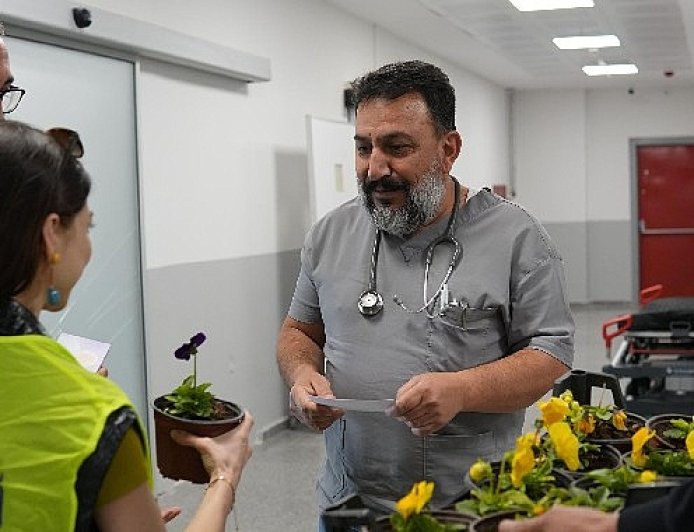 Didim Belediyesi'nden 14 Mart'ta sağlık çalışanlarına anlamlı jest