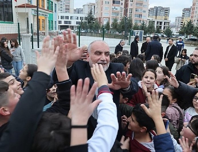 Başkan Sandıkçı'ya Sevgi Seli: Öğrencilerin İftar Sevincine Ortak Oldu 