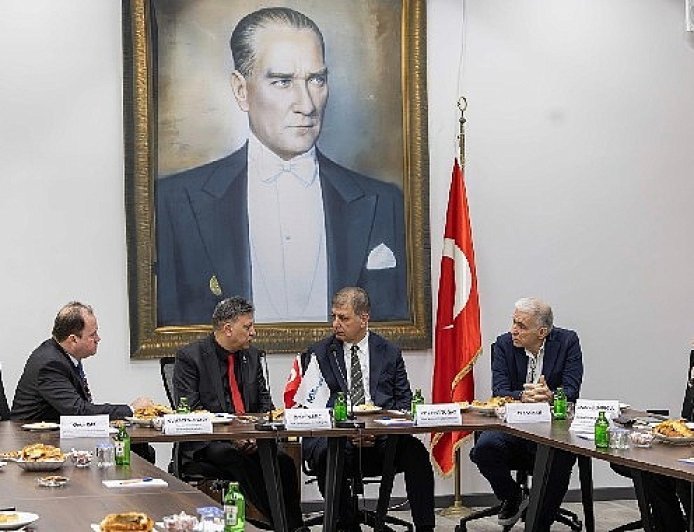 İzmir’de geri dönüşüm atağı evlerden sanayiye yayılıyor