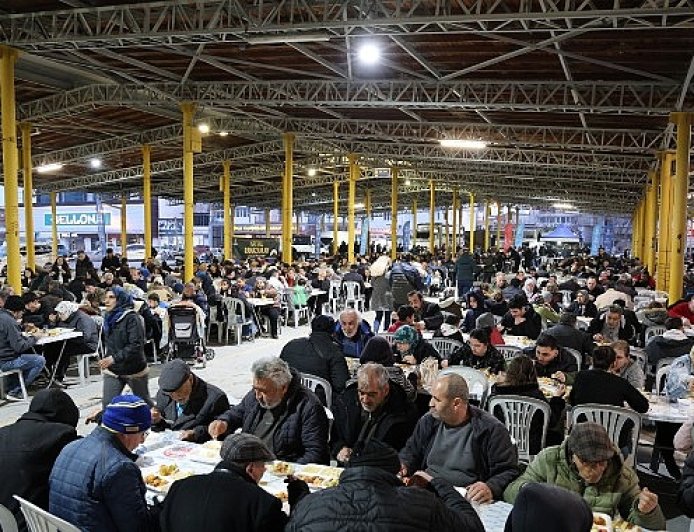 Başkan Çerçioğlu Aydın’ın Dört Bir Yanında Vatandaşları İftar Sofraları İle Buluşturmayı Sürdürüyor