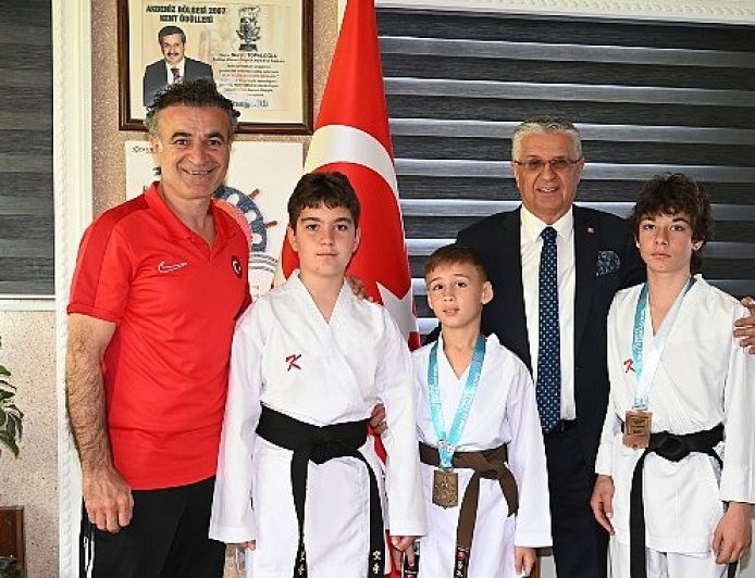 Kemer Belediyesi karate takımından iki madalya