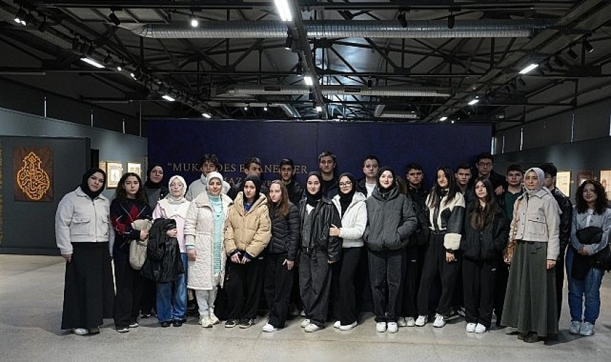 Gençler, “Mukaddes Emanetlere” sahip çıkıyor