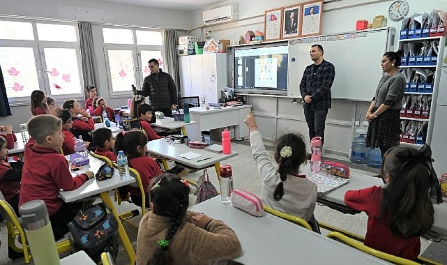 Ömer Eşki Hayat Bilgisi dersinde yerel yönetimleri anlattı