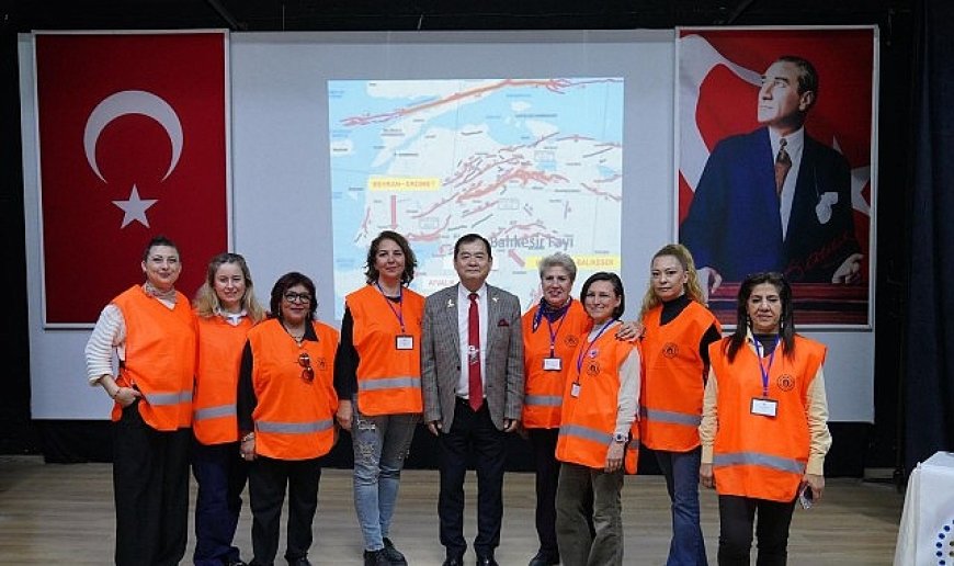 Deprem Uzmanı Moriwaki Ayvalık’ta Uyardı:  “Yapı ve Zemin Güvenliği Hayat Kurtarır”